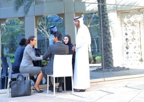 العمل في الإمارات: أكثر الوظائف طلباً ومتوسط الرواتب