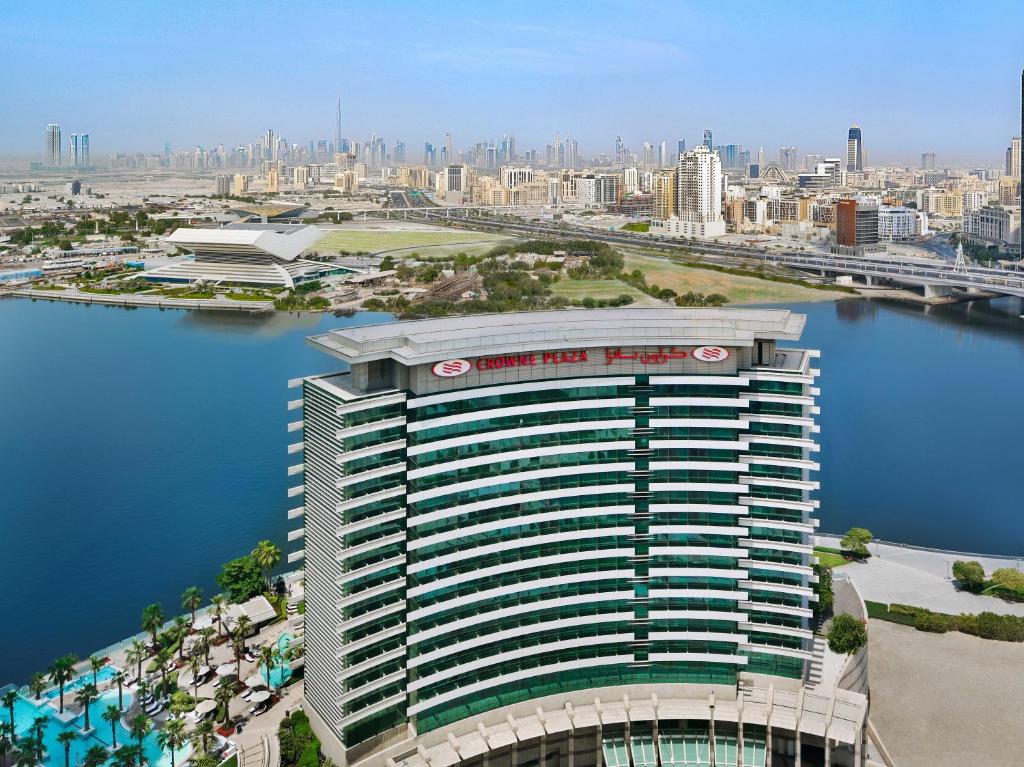 فندق كراون بلازا دبي فيستيفال سيتي في الإمارات