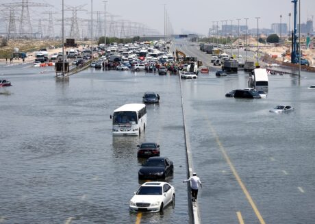 مشروع الاستمطار وعلاقته بفيضانات الإمارات